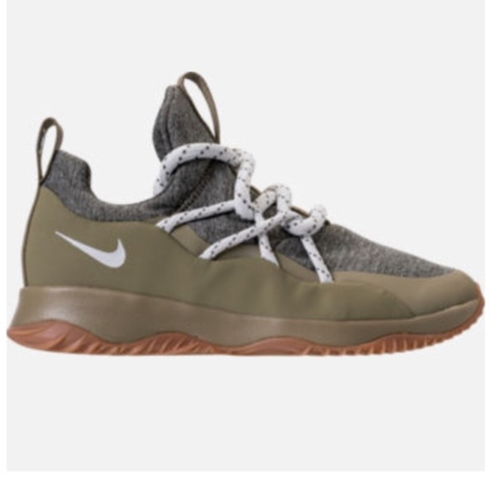 Brand New Nike City Loop